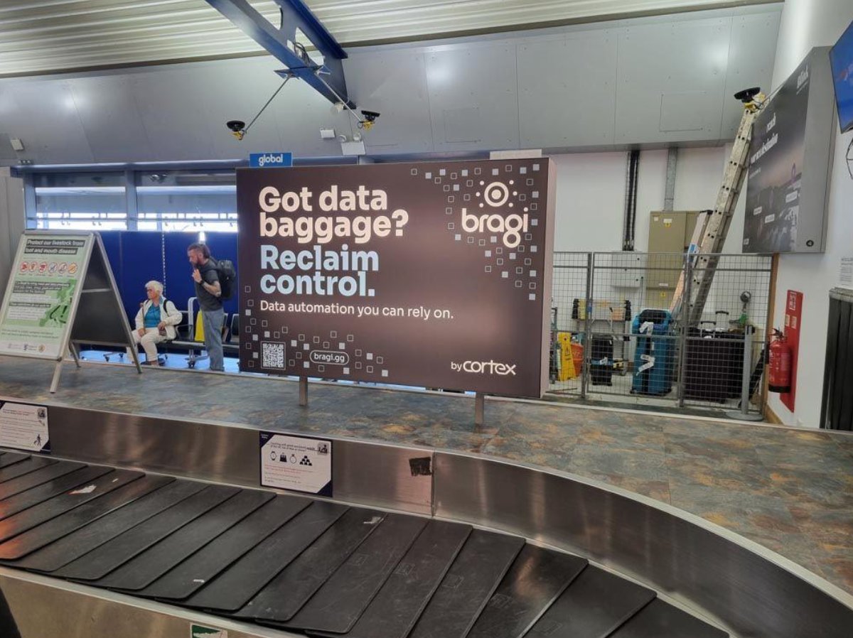 Bragi, Airport OOH Campaign